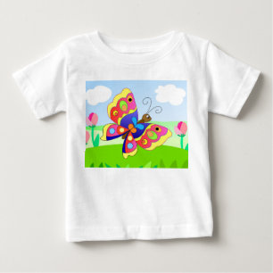 花の間の畑に浮かぶ明るい漫画の蝶 ベビーTシャツ