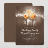 花の飾られたメイソンジャーとラスティックな紐のライトが付いたウェディング 招待状 (正面/裏面)