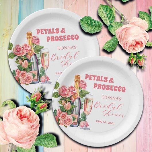 花びらとプロセッコボトルとバラブライダルシャワー ペーパープレート