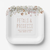 花びらとプロセッコワイルドフラワーブライダルシャワー ペーパープレート (正面)