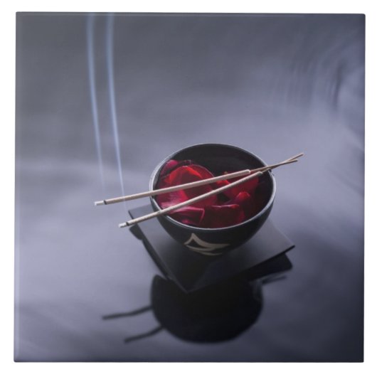 花びらのボールの上の非常に熱い香 タイル (正面)