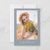 花びら&プロセッコダスティブルーワイルドフラワーフォト 招待状 (裏面)