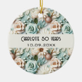 花ほこりっぽい緑のクリームの誕生日の名前 セラミックオーナメント (正面)