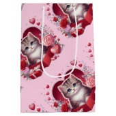 花や贈り物を入れて箱に入れた子猫 ミディアムペーパーバッグ (裏面)