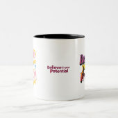 花を信じ咲く | 感動的 ツートーンマグカップ (中央)