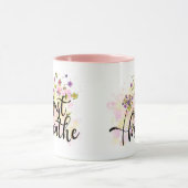 花を吸うセルフインスピレーショ気にンヨガ マグカップ (中央)