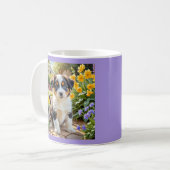 花を持つ子犬 コーヒーマグカップ (正面左)