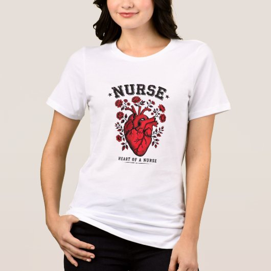 花を持つ看護師のハート トライブレンドTシャツ (正面)
