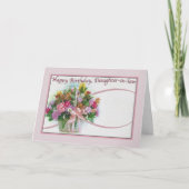 花を持つ義理の娘の誕生日カード カード (正面)