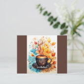 花を添えたコーヒーカップ インビテーションポストカード (スタンド正面)