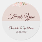 花を添えたソフトな紫とグレーのエフェクト ラウンドシール (正面)