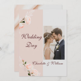 花を添えたソフトな紫色のエフェクト 招待状