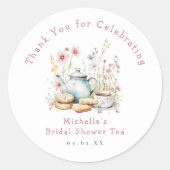 花を添えたブライダルシャワーティーパーティー ラウンドシール (正面)