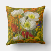 花を育てる白のまわりにいケシ クッション (裏面)