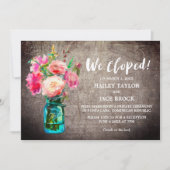 花を飾った素朴なメイソンジャー・エロープメント・レセプション 招待状 (正面)