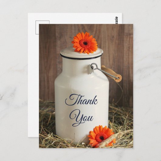 花を飾った素朴な白いミルクジャー 感謝 ポストカード (正面/裏面)