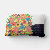 花カラフルが黒いボホの花瓶で花束 ランバークッション (裏面)