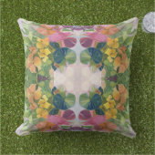 花カラフル花びら水彩模様絵を描の アウトドアクッション (芝生)