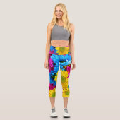 花カラフル、デイジー – ブルーイエローピンク カプリレギンス (正面)