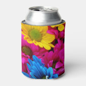 花カラフル、デイジー – ブルーイエローピンク 缶クーラー (缶正面)