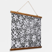 花デザイン – 白オンブラック 吊り下げ型タペストリー (傾斜あり)