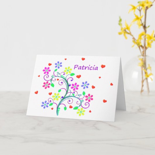 花ハート及び愛のハッピーバースデーパトリシア カード (黄色い花)