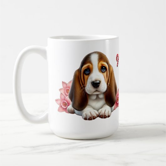 花パーソナライズされた付きバセット犬の子犬 コーヒーマグカップ (左)
