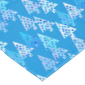 花モダンのクリスマスツリーCerulean Blue テーブルクロス (アングル)