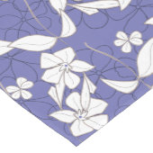 花モダンの輪に白い花 ミディアムテーブルランナー (コーナー)