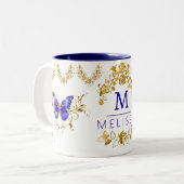 花モダン青、金ゴールド蝶モノグラムの ツートーンマグカップ (正面左)