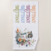 花モノグラムの白い虎の子猫 ビーチタオル (正面)