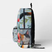 花咲く庭の三毛猫 プリントバックパック (右)