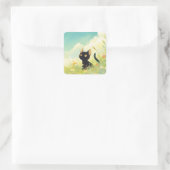 花咲く野原の好奇心旺盛な黒猫 スクエアシール (バッグ)