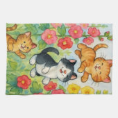 花園で野良猫をなでる キッチンタオル (横)