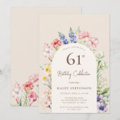 花園のアーチを飾る、気まぐれなベージュの61歳の誕生日 招待状 (正面/裏面)