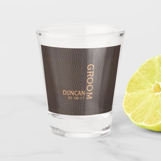 花婿の付添人のギフト、花婿の付添人のウィスキーの小グラス ショットグラス (正面)