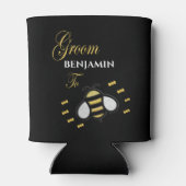 花婿の独身パーティーに最適なパーソナライズ 缶クーラー (裏面)