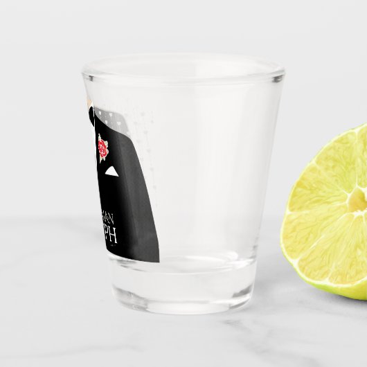 花婿介添人タキシードレッドローズボタン名前をカスタムする ショットグラス (右)