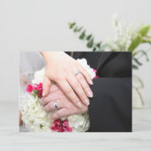 花婿花嫁が手を繋ぐ招待状 招待状 (スタンド正面)