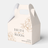 花嫁が咲く タン ブラウンのブライダルシャワー フェイバーボックス (正面サイド)