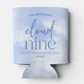 花嫁が雲九色のバチェロレッテ 缶クーラー (裏面)