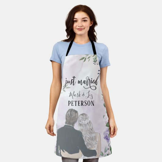 花嫁と新郎パープル赤面花たった今結婚しました エプロン (着用した状態)