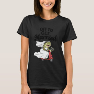 花嫁になる人のためのブライズシャワー スクーターに乗ったカエルさん Gへ出発 Tシャツ