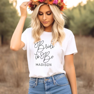 花嫁になる私の名前のカリグラフィー Tシャツ