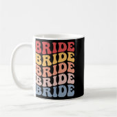 花嫁のグルーヴィーな結婚前パーティー コーヒーマグカップ (左)