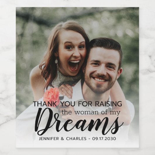 花嫁の両親が結婚式の写真を見て感謝 ワインラベル (シングルラベル)