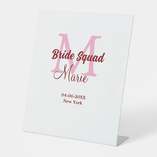 花嫁の分隊の名前モノグラム花嫁メイドピンクの日付 台座サイン (正面)