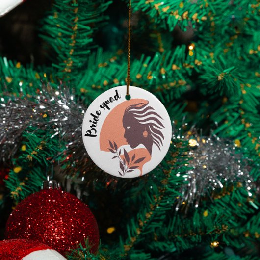 花嫁の分隊、バチェロレッテの花嫁のメイド、バーガンディーピンク セラミックオーナメント