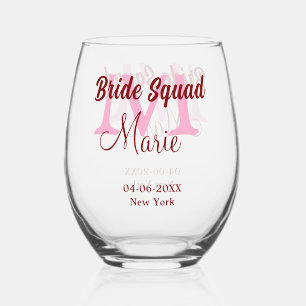 花嫁の友達チームの名前のイニシャルを入れたウェディングプランナー ピンクの 日付 ステムなしワイングラス