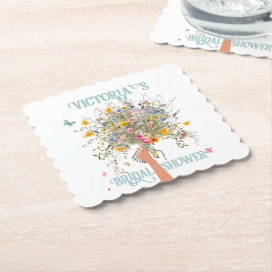 花嫁の巨大な野の花のブーケ　結婚前のお祝いパーティー ペーパーコースター (アングル)
